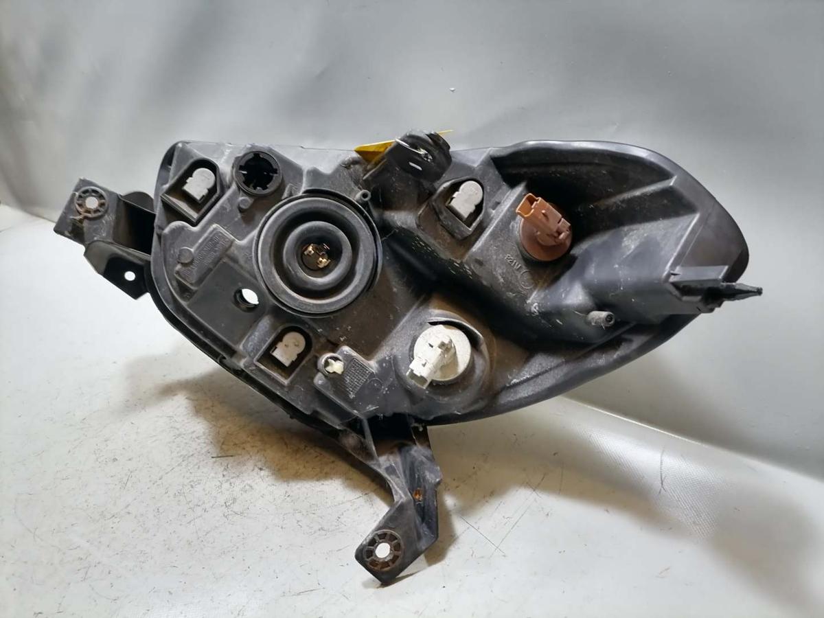 Dacia Lodgy original Scheinwerfer vorn rechts Halogen leicht vergilbt Bj.2013
